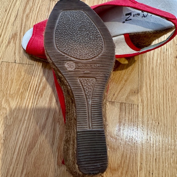 Bright red high heel espadrilles, great quality - Picture 3 of 3